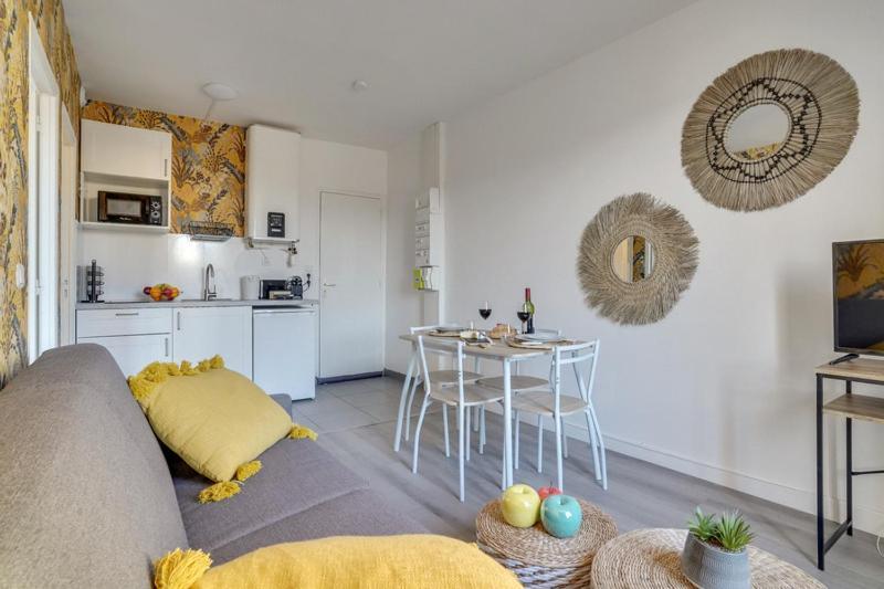 808 Chic Suite - Superb Apartment Баньоле Екстер'єр фото